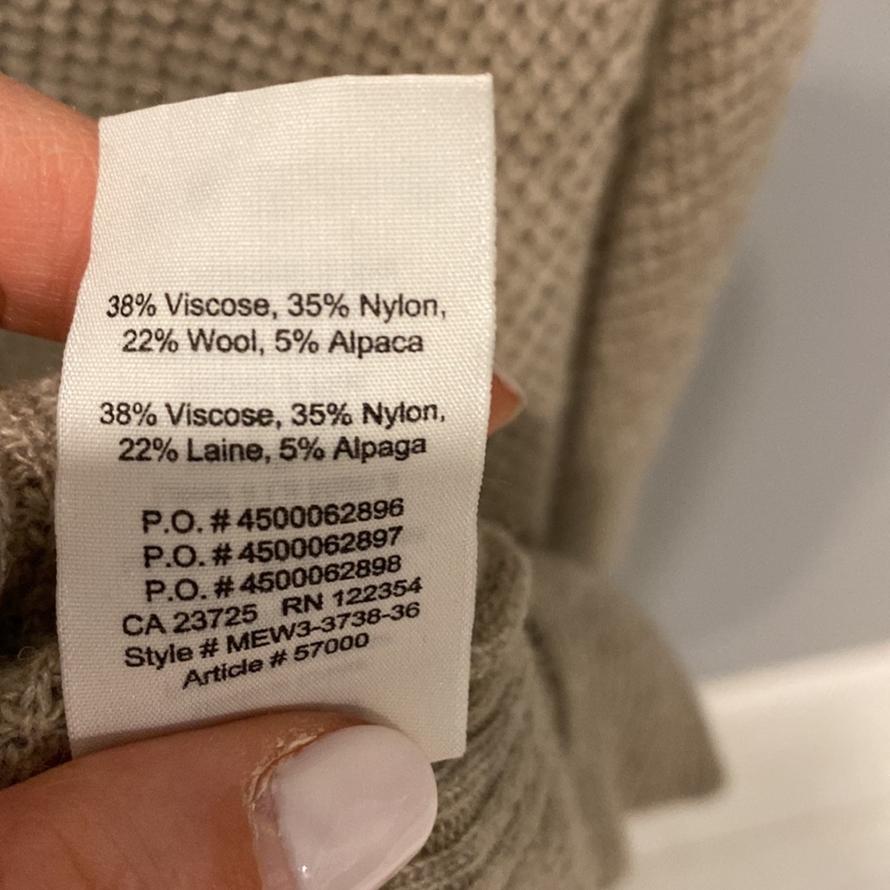 TNA Sweater - Picture 3 of 3